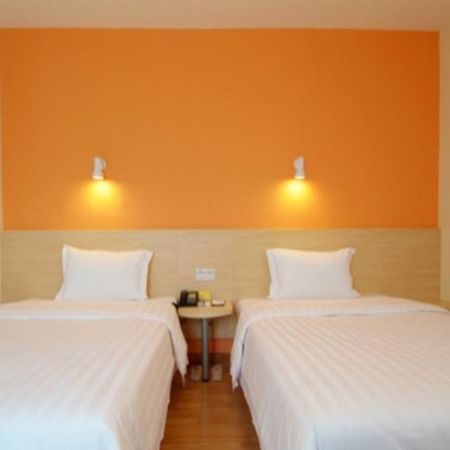 7 Days Inn Guangzhou Tianhe Yantang Metro Branch Sha-ho-hsü Eksteriør billede